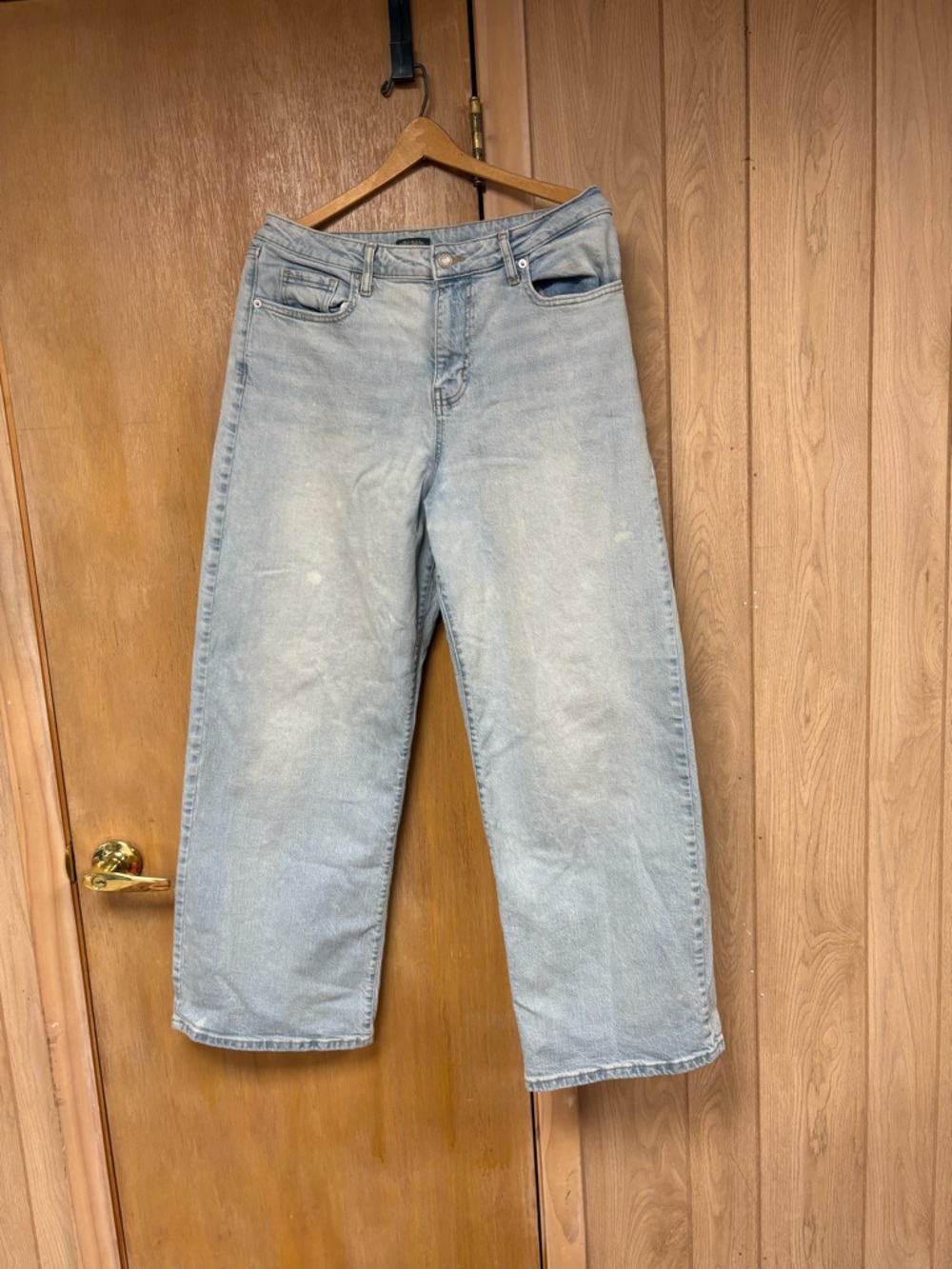 Light Blue wash baggy Straight-Leg Jeans